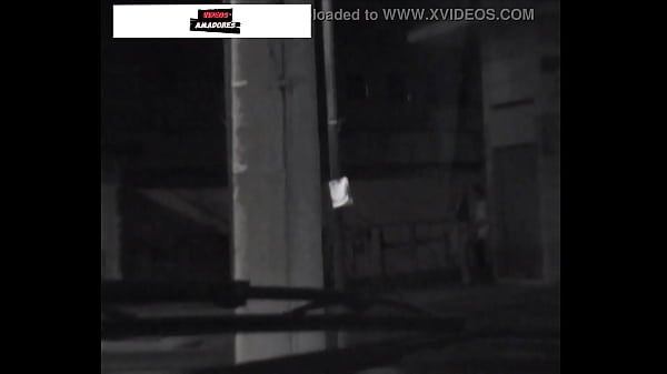 Corno voyeur manda esposa fazer sexo com desconhecido na rua